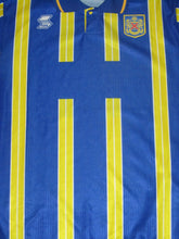 Load image into Gallery viewer, KSK Beveren 2003-04 Home shirt L