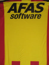 Load image into Gallery viewer, KV Mechelen 2015-16 Home shirt L