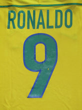 Load image into Gallery viewer, Brazil 1998 Home shirt L #9 Ronaldo