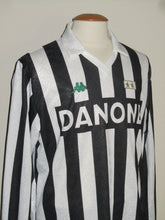 Load image into Gallery viewer, Juventus 1992-94 Home shirt L