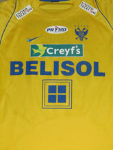 Load image into Gallery viewer, Sint-Truiden VV 2005-06 Home shirt  #16 Jeroen Simaeys *signed*