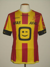 Load image into Gallery viewer, KV Mechelen 2016-17 Home shirt L