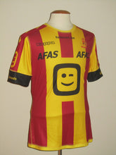 Load image into Gallery viewer, KV Mechelen 2016-17 Home shirt L