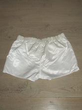 Load image into Gallery viewer, Rode Duivels 1980-82 Away short MATCH ISSUE/WORN #13