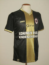 Load image into Gallery viewer, Royal Antwerp FC 2017-18 Away shirt M