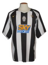 Load image into Gallery viewer, Juventus 2004-05 Home shirt  XL *new with tags*