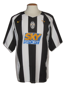 Juventus 2004-05 Home shirt  XL *new with tags*