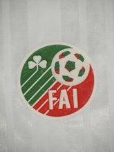 Load image into Gallery viewer, Republic of Ireland 1992-94 Away shirt M