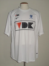 Load image into Gallery viewer, KAA Gent 2005-06 Away shirt XL *signed*