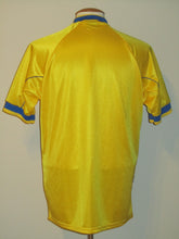 Load image into Gallery viewer, Union Saint-Gilloise 2005-06 Home shirt L