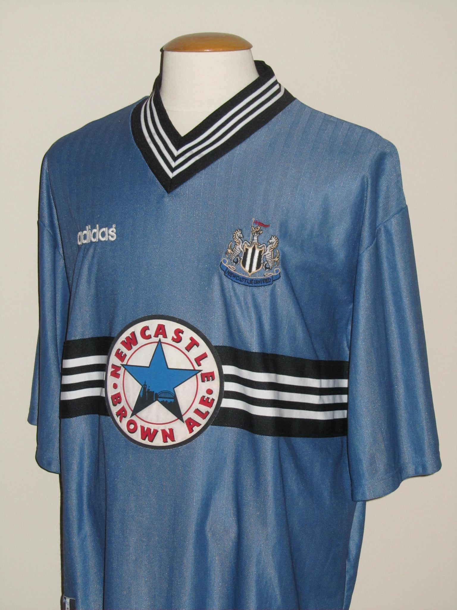 NEWCASTLE UNITED AWAY FOOTBALL SHIRT 1996/97